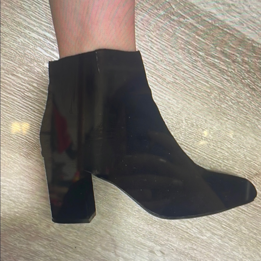 Elegant Black Heeled Boots